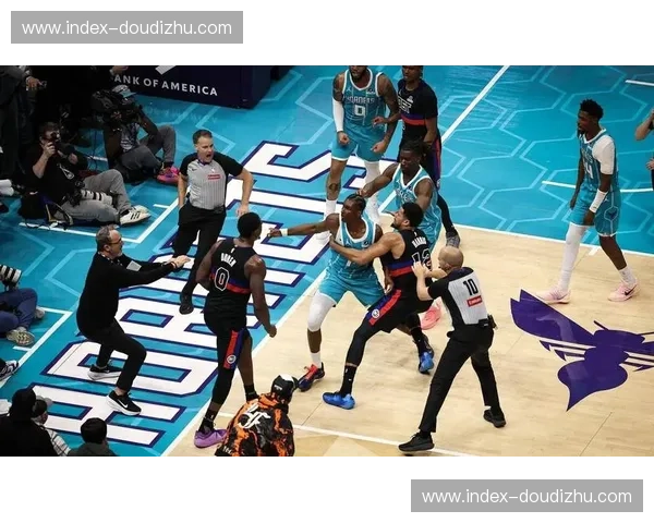 杜伦与斯图尔特遭禁赛 活塞仍强势守住联盟第一宝座 杜伦与斯图尔特遭禁赛 活塞仍强势守住联盟第一宝座