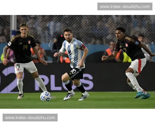 阿根廷劳塔罗阿尔瓦雷斯状态正佳 分担梅西进攻压力 阿根廷劳塔罗阿尔瓦雷斯状态正佳 分担梅西进攻压力